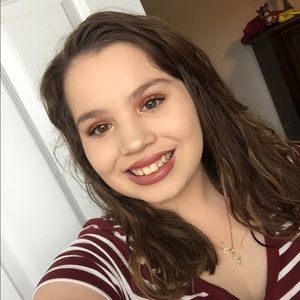 Meet your Posher, Lydia